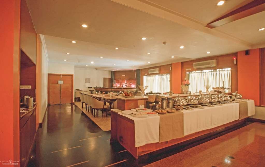 Quality Inn Regency, Nashik Restaurang bild