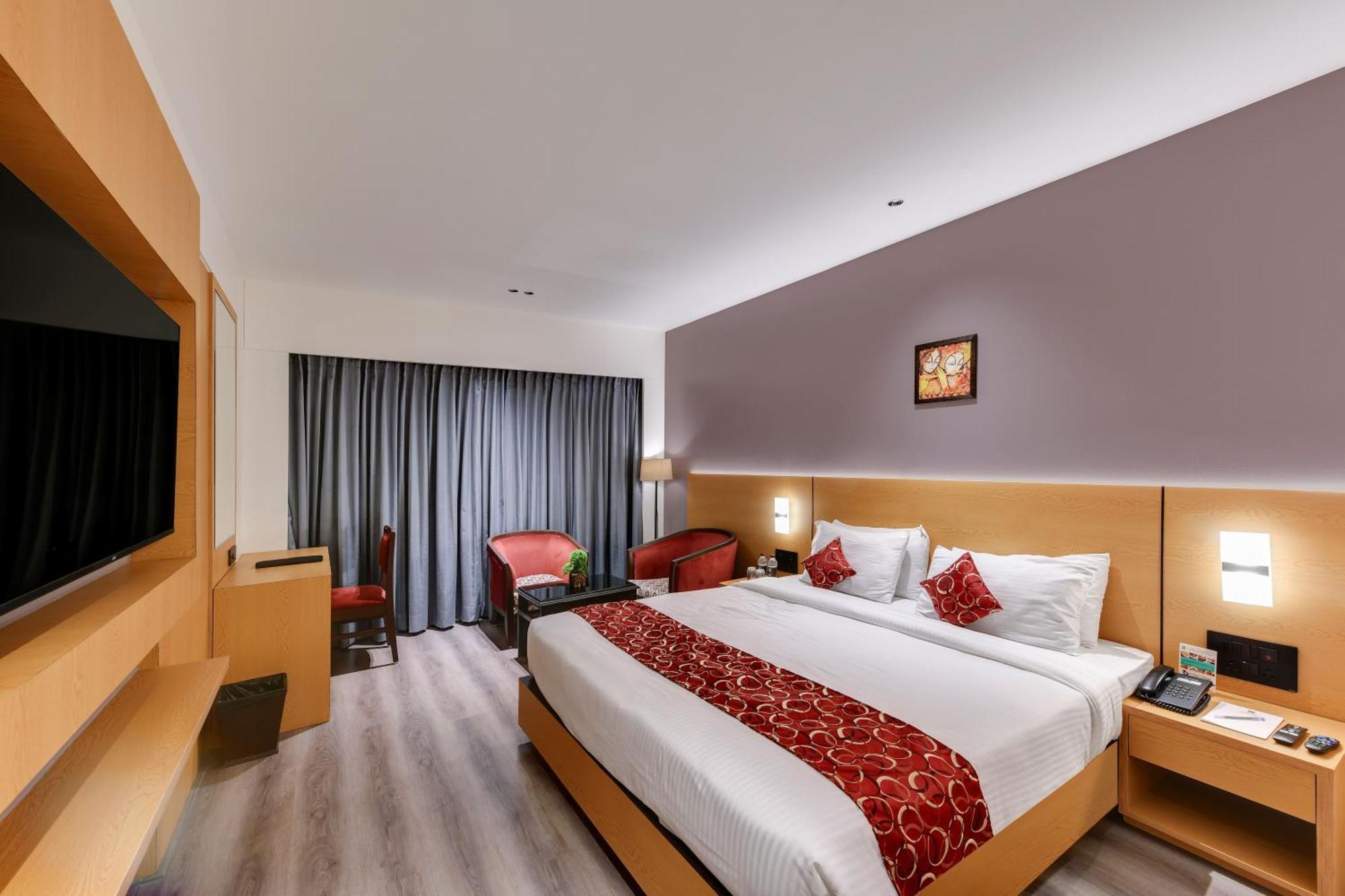 Quality Inn Regency, Nashik Exteriör bild