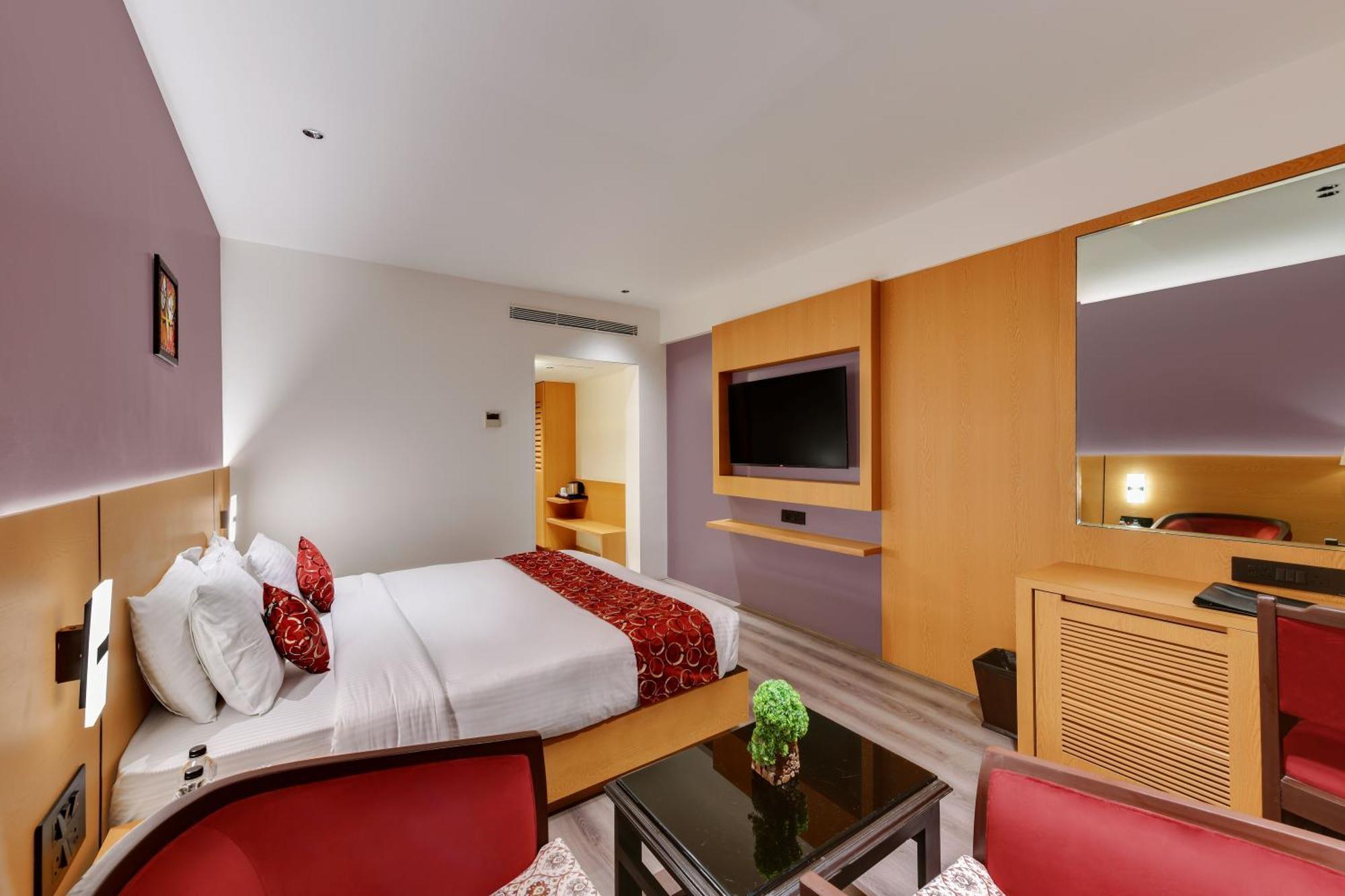 Quality Inn Regency, Nashik Exteriör bild
