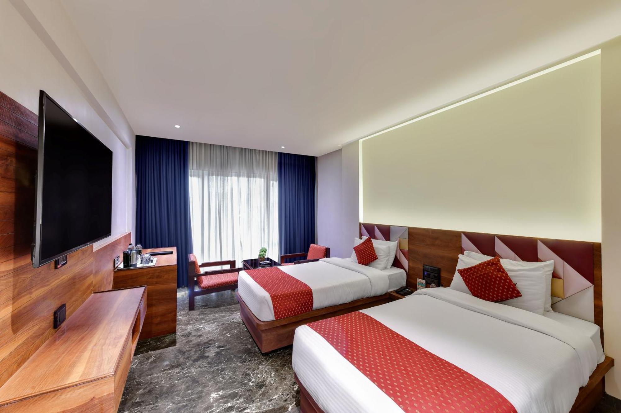 Quality Inn Regency, Nashik Exteriör bild