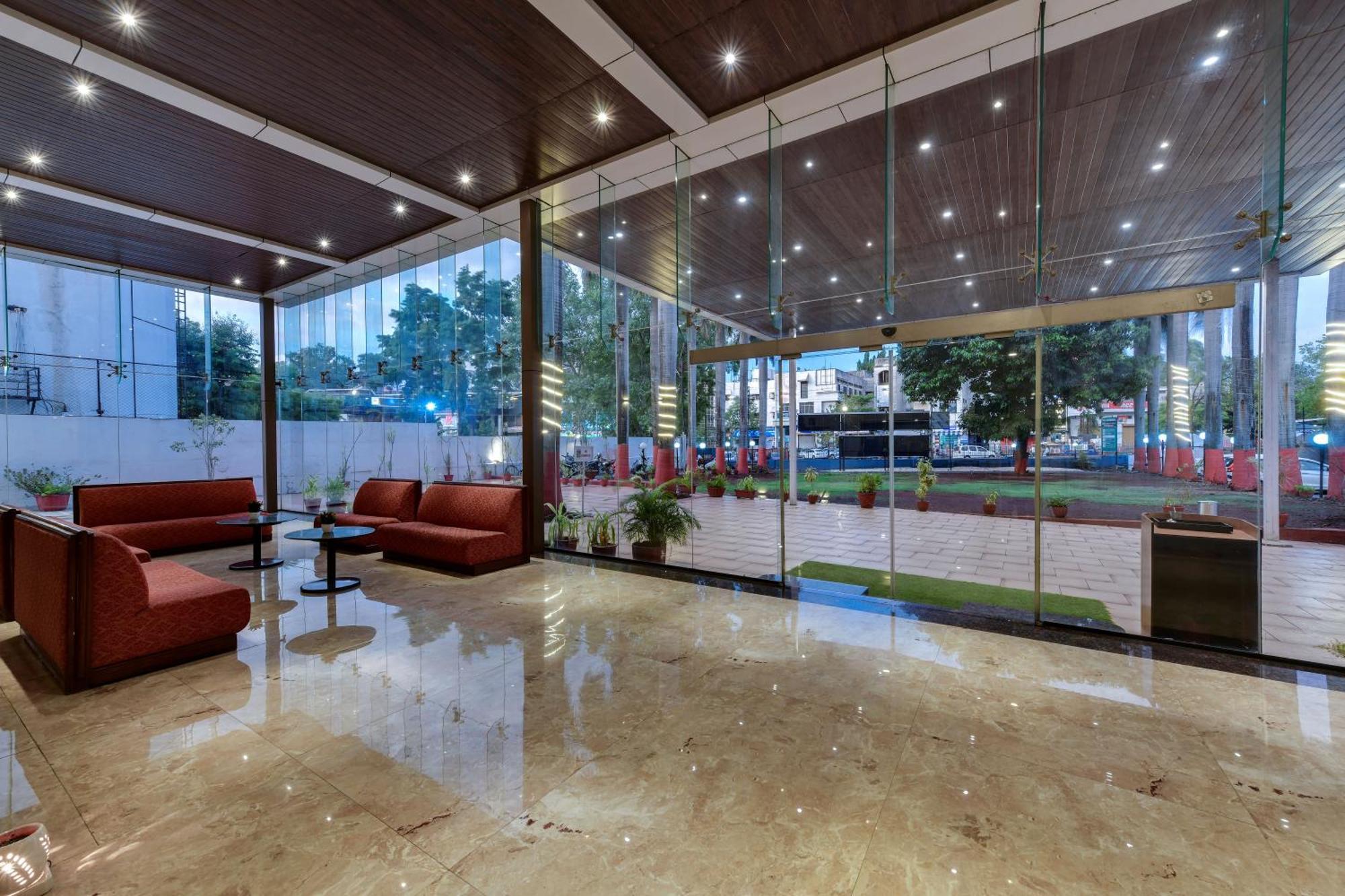 Quality Inn Regency, Nashik Exteriör bild