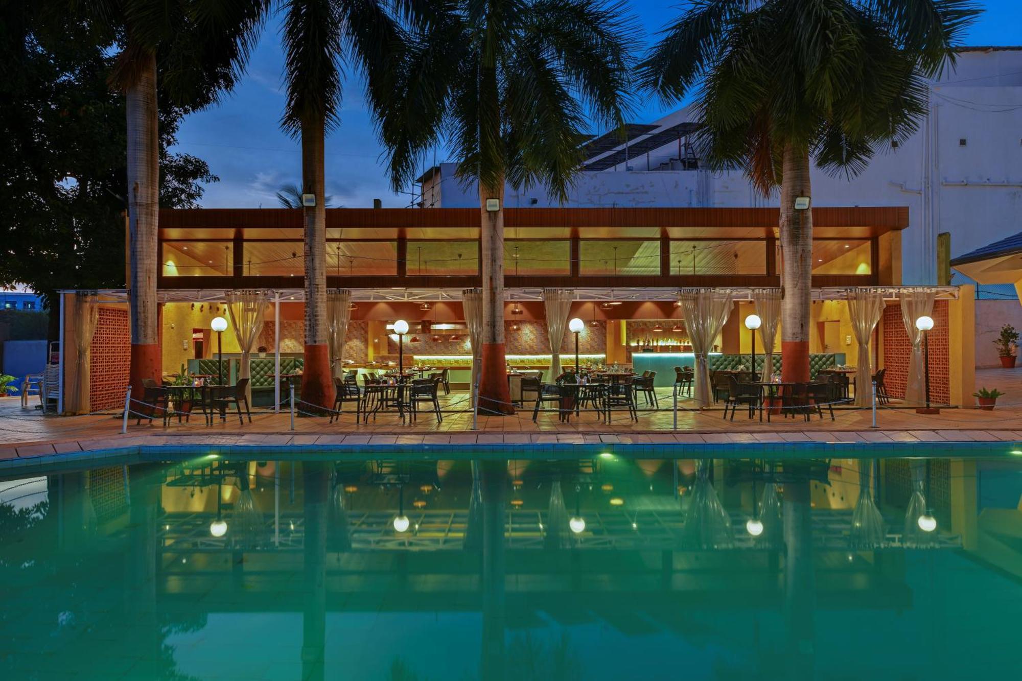 Quality Inn Regency, Nashik Exteriör bild